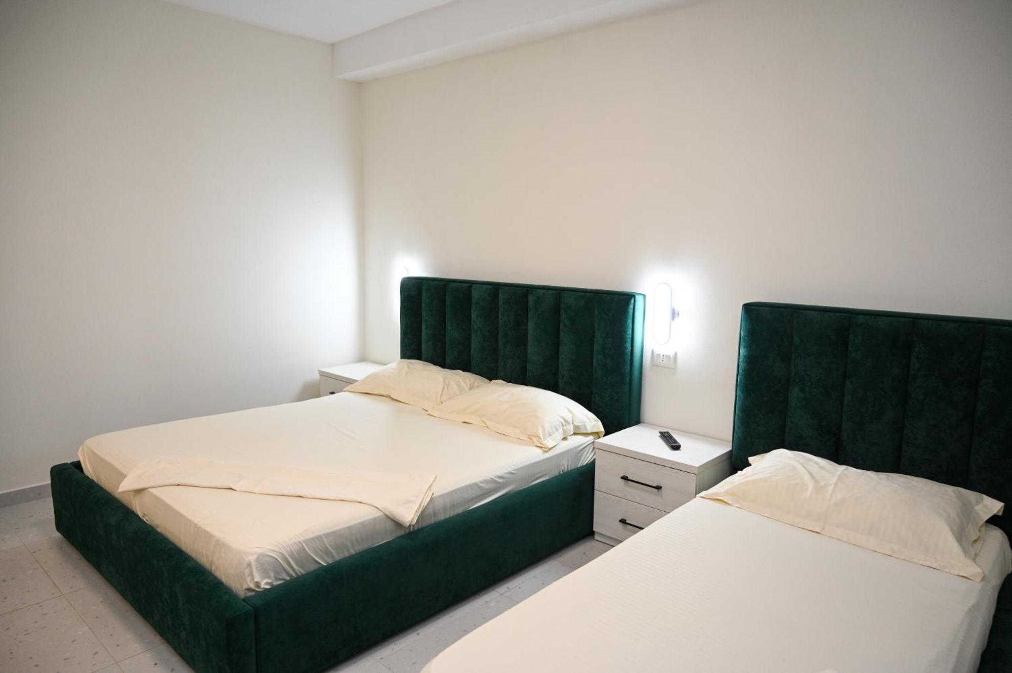 Vila Hoxha Durrës Extérieur photo