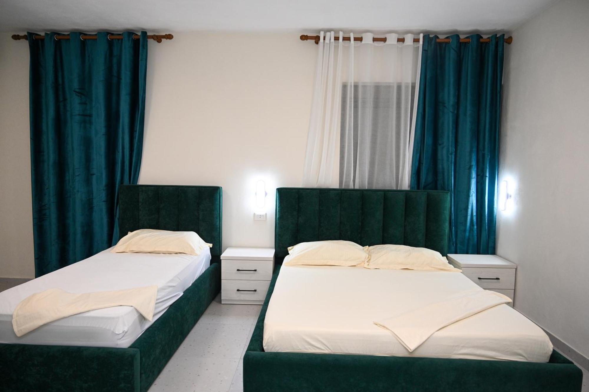 Vila Hoxha Durrës Extérieur photo