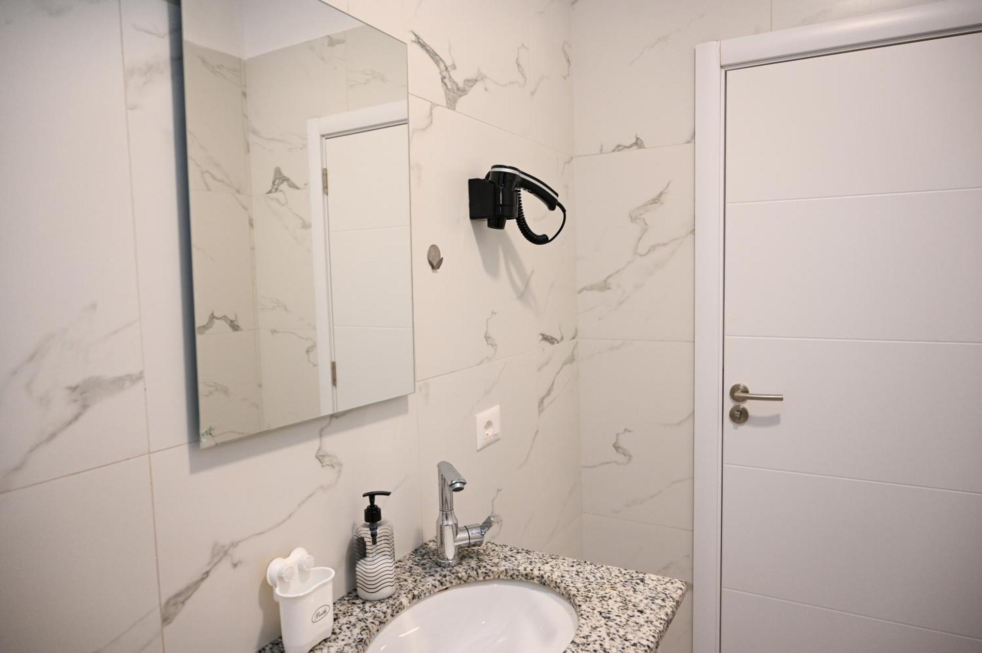 Vila Hoxha Durrës Extérieur photo