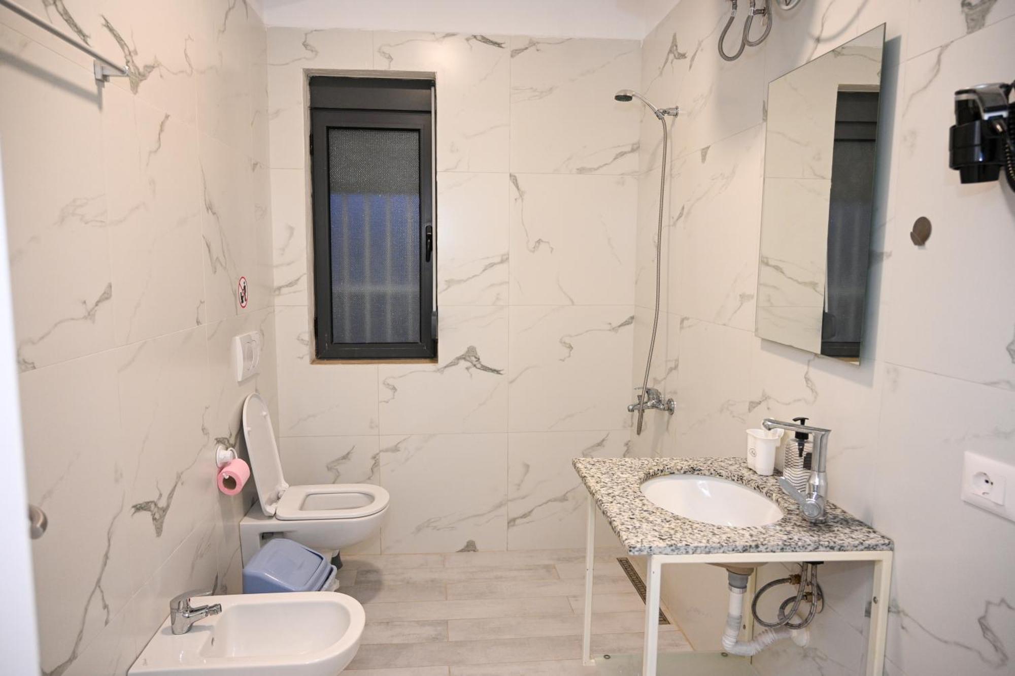Vila Hoxha Durrës Extérieur photo