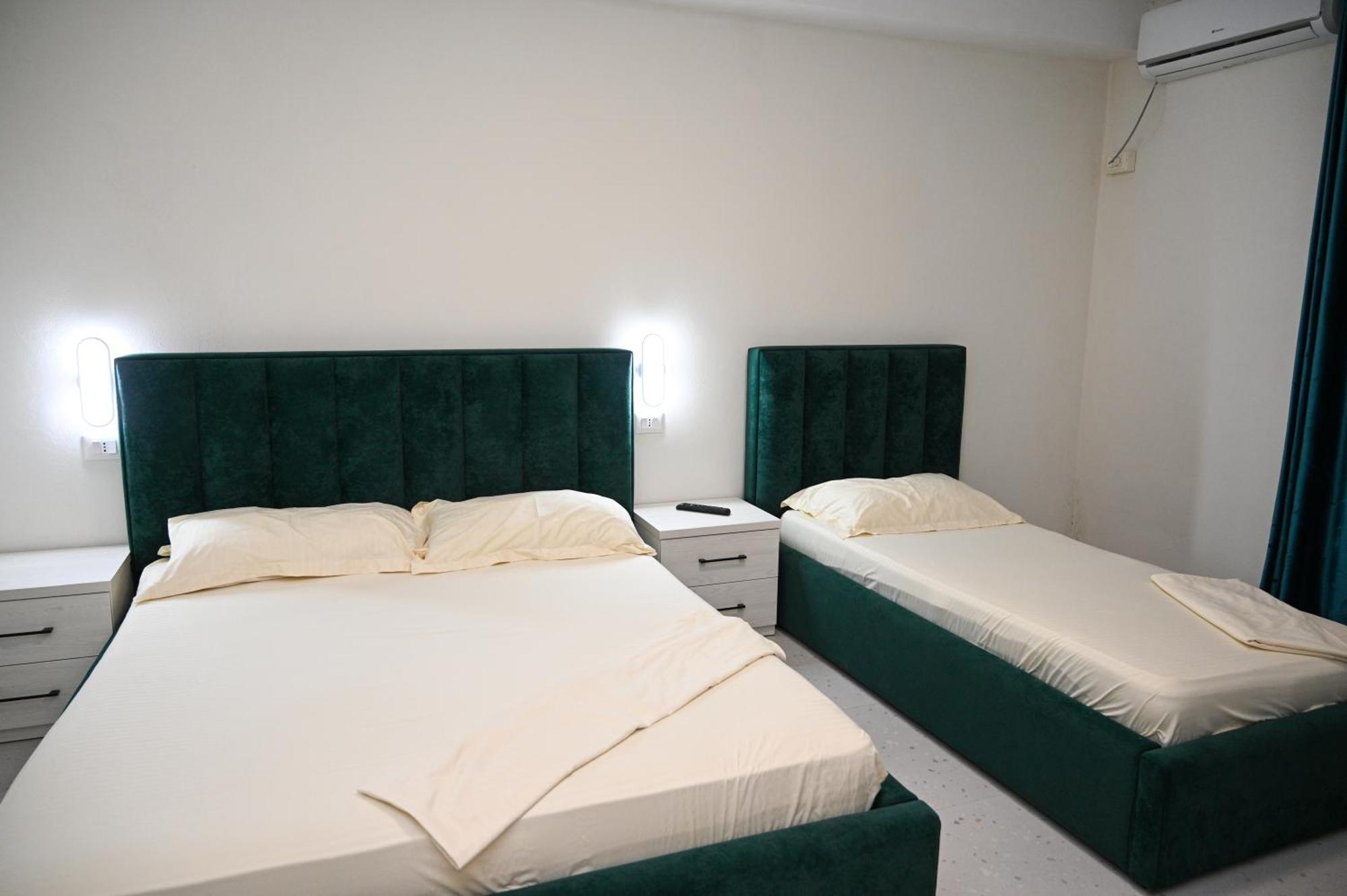 Vila Hoxha Durrës Extérieur photo
