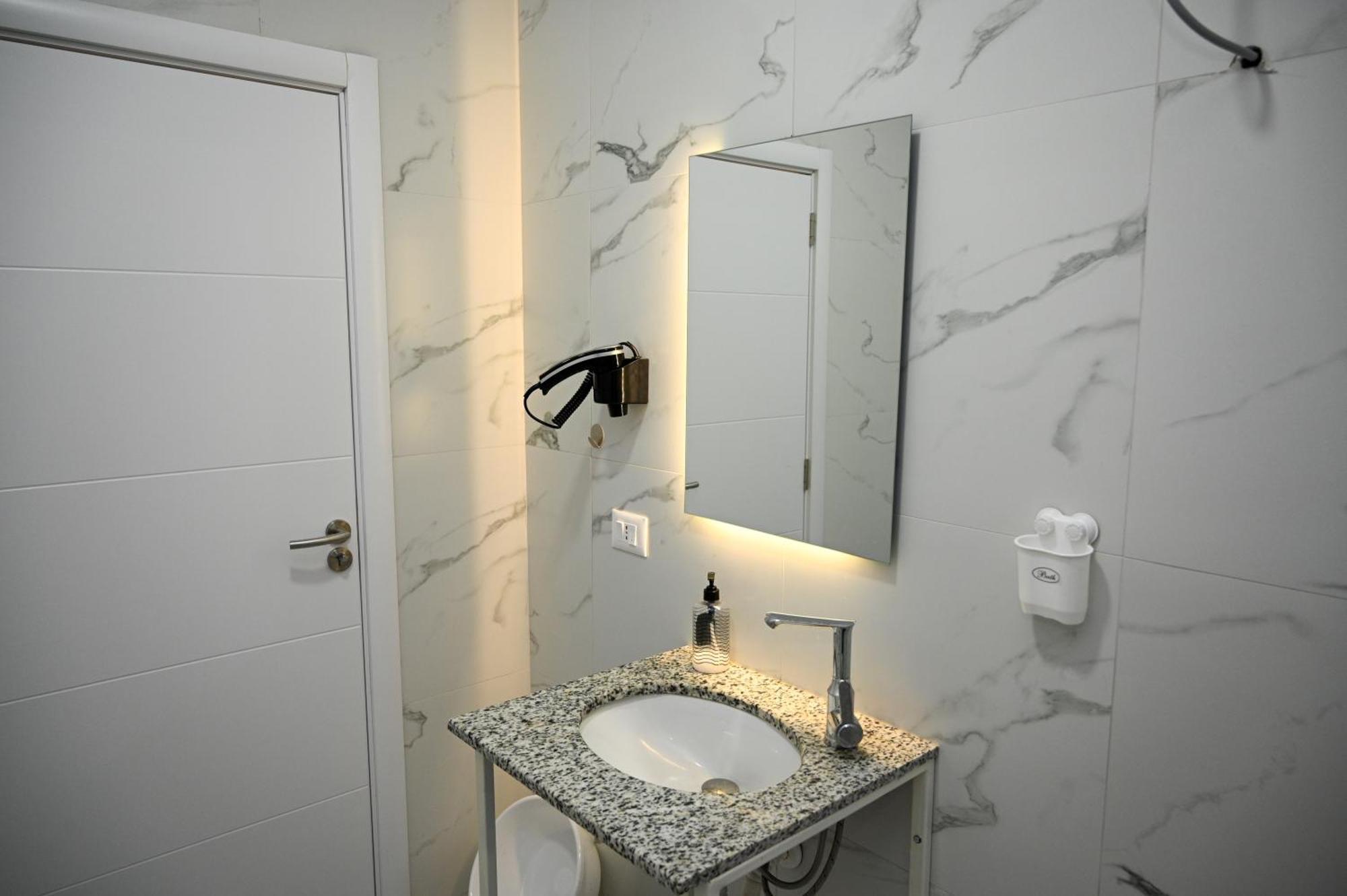 Vila Hoxha Durrës Extérieur photo